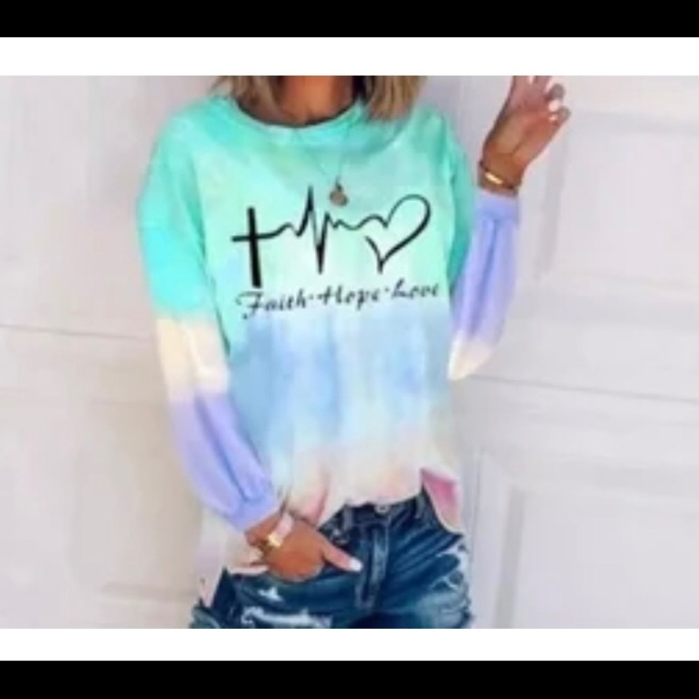 - NWOT - Ombré Inspired Topc